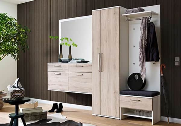 Garderoben in der JOBST WOHNWELT in Traunreut